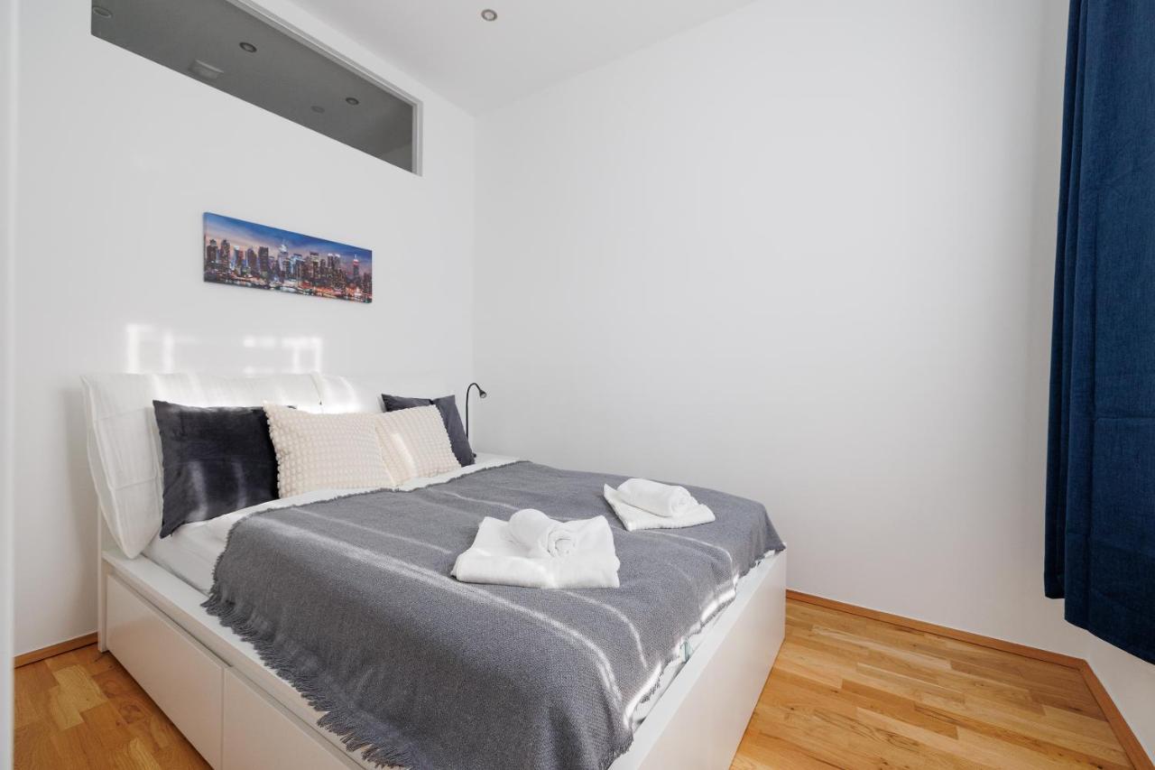 Central City Apartment - 2 Bedroom With Netflix Вена Экстерьер фото
